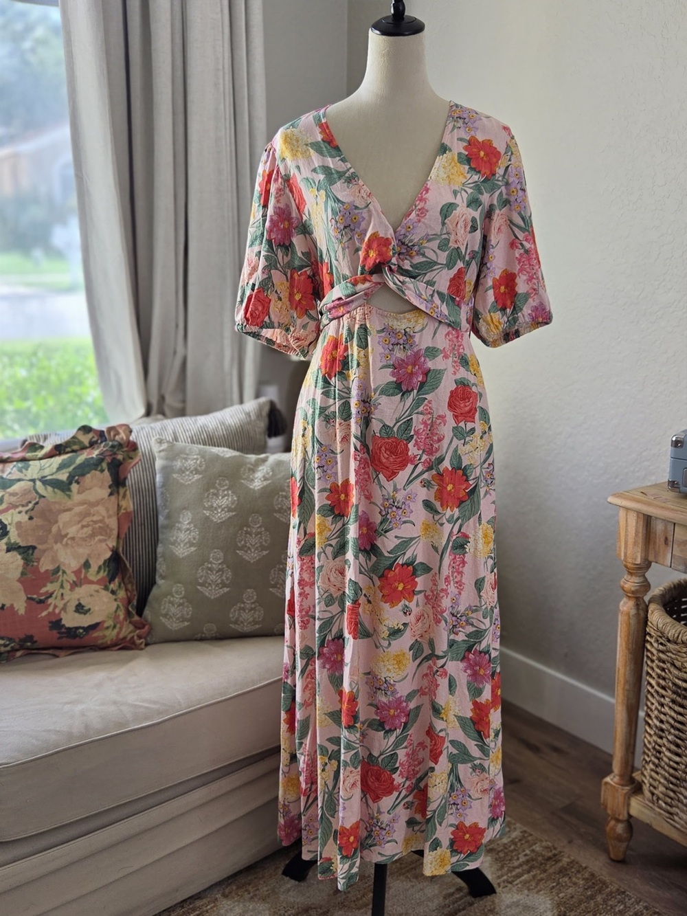 Old Navy Pink Floral Twist-Front Maxi Dress